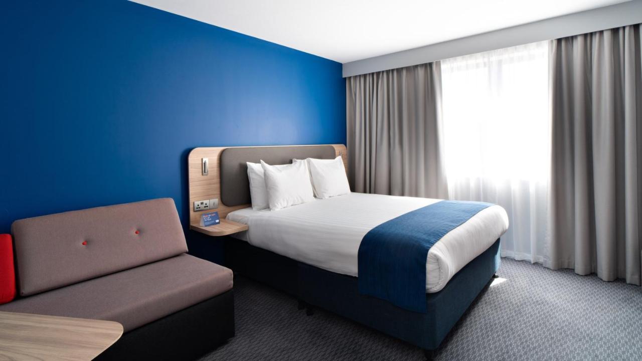 Holiday Inn Express Poole by IHG - 4