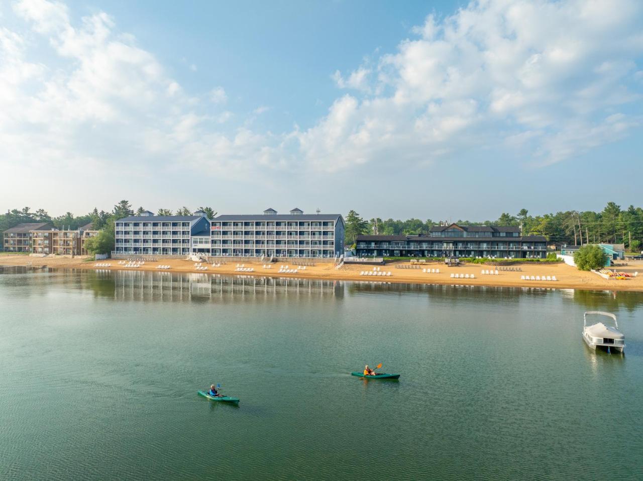 The Baywatch Resort - 3