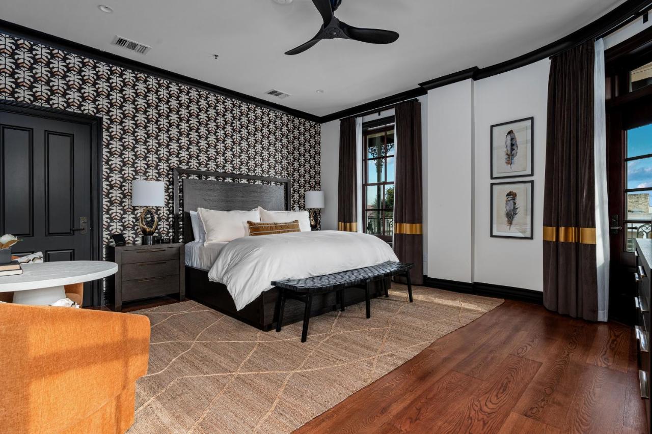 Emigrant Boutique Hotel - 4