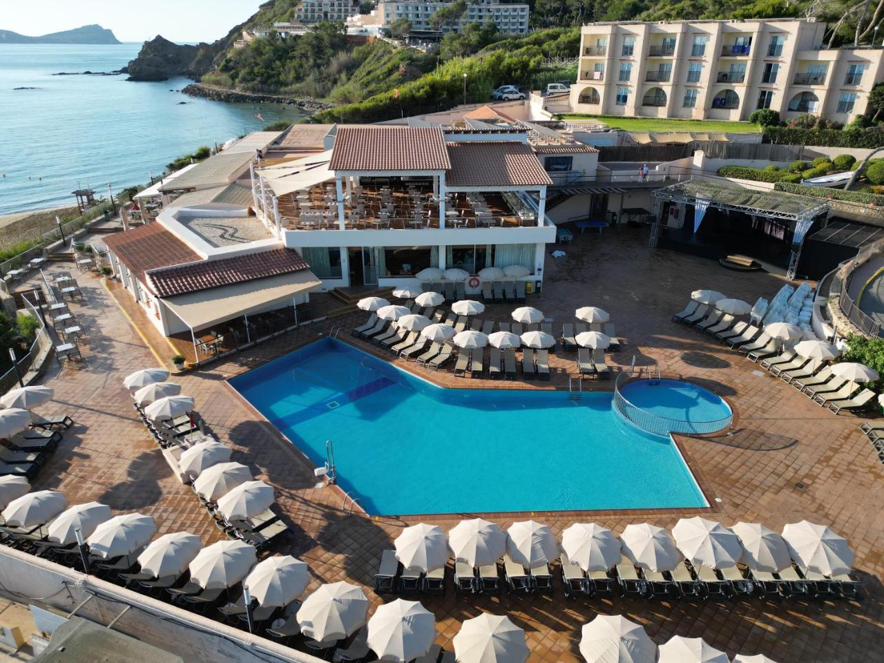 Invisa Hotel Club Cala Blanca photo 4