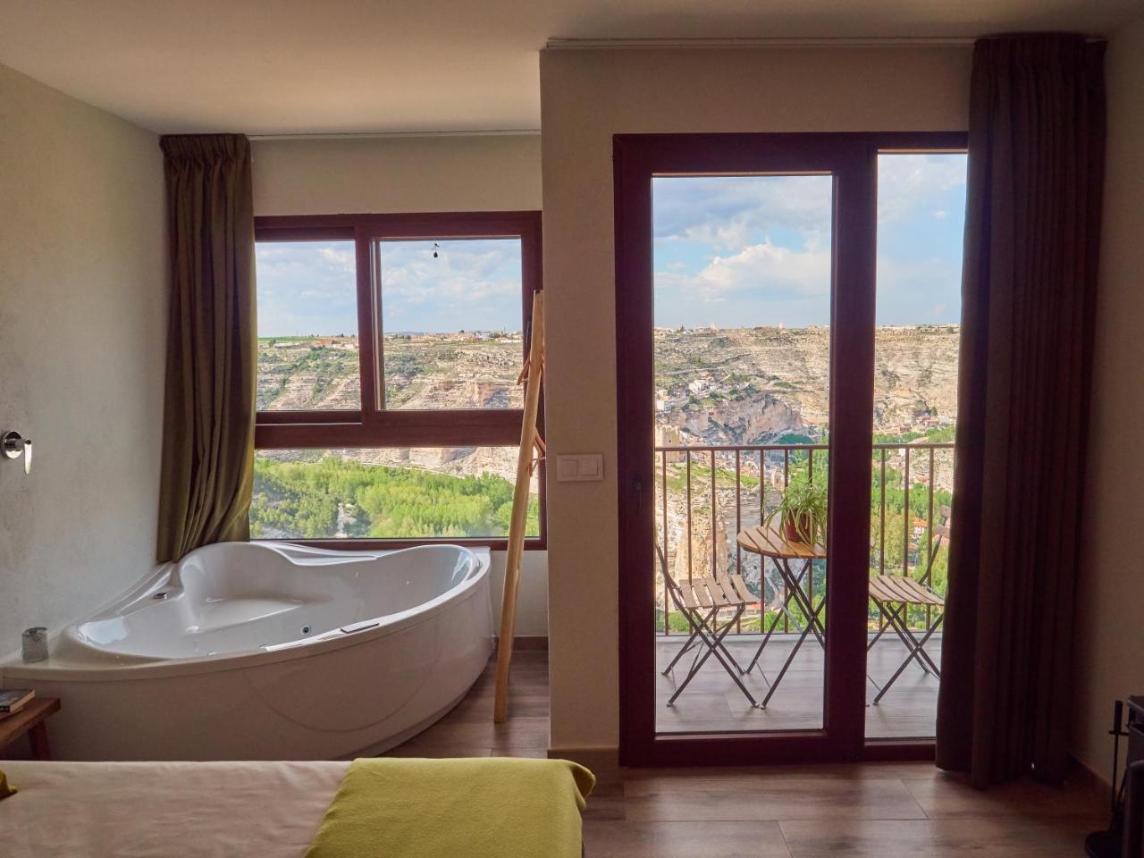 Casas Rurales Maribel - Complejo Moradas del Cerro 1 - Suites con Jacuzzi en Alcalá del Júcar photo 3