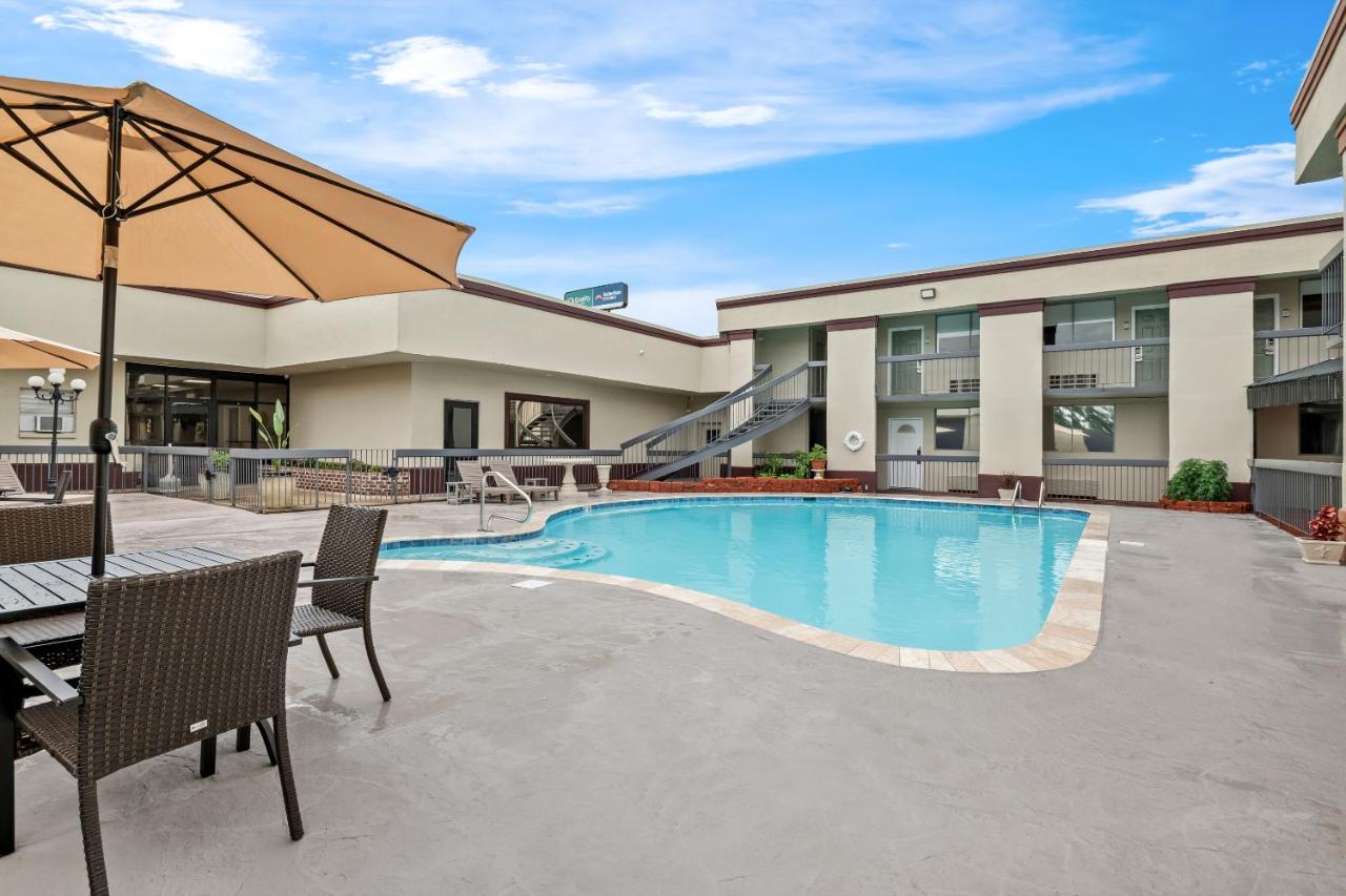 Quality Inn Harvey - New Orleans photo 3