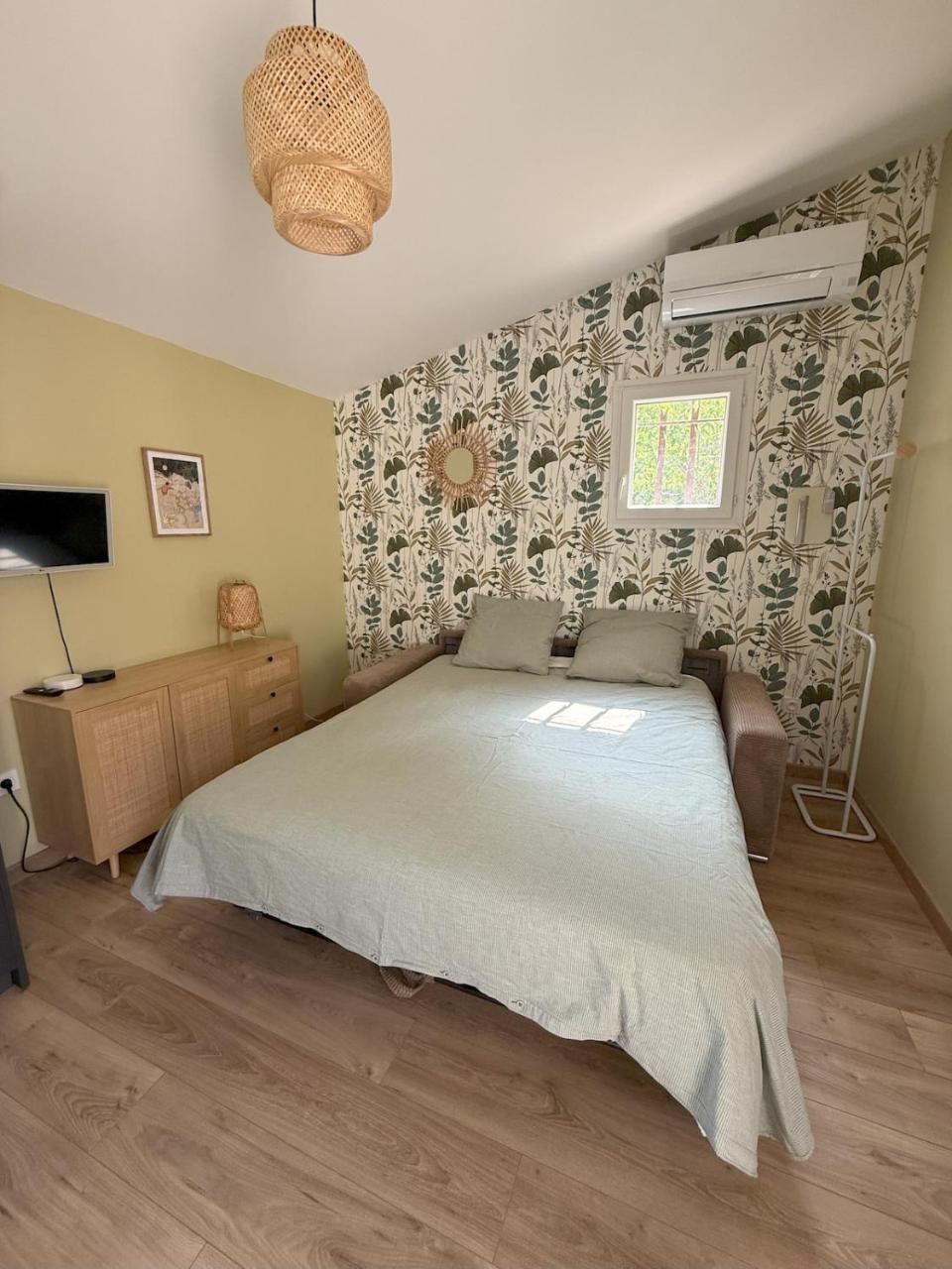 Charming studio with private terrace - 2