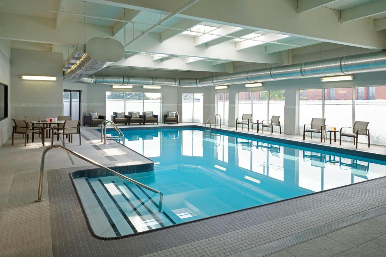 Courtyard by Marriott Toronto Airport Thumbnail