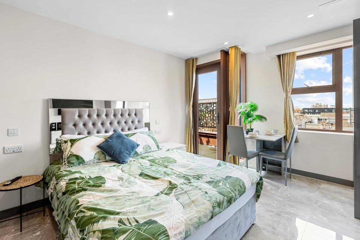 Modern Studio with Balcony Godino Hotel Ilford - 5