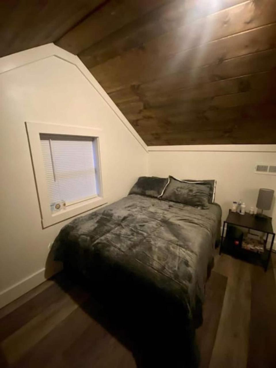 3 bed 2 bath Renovated Home Near the Lake photo 2