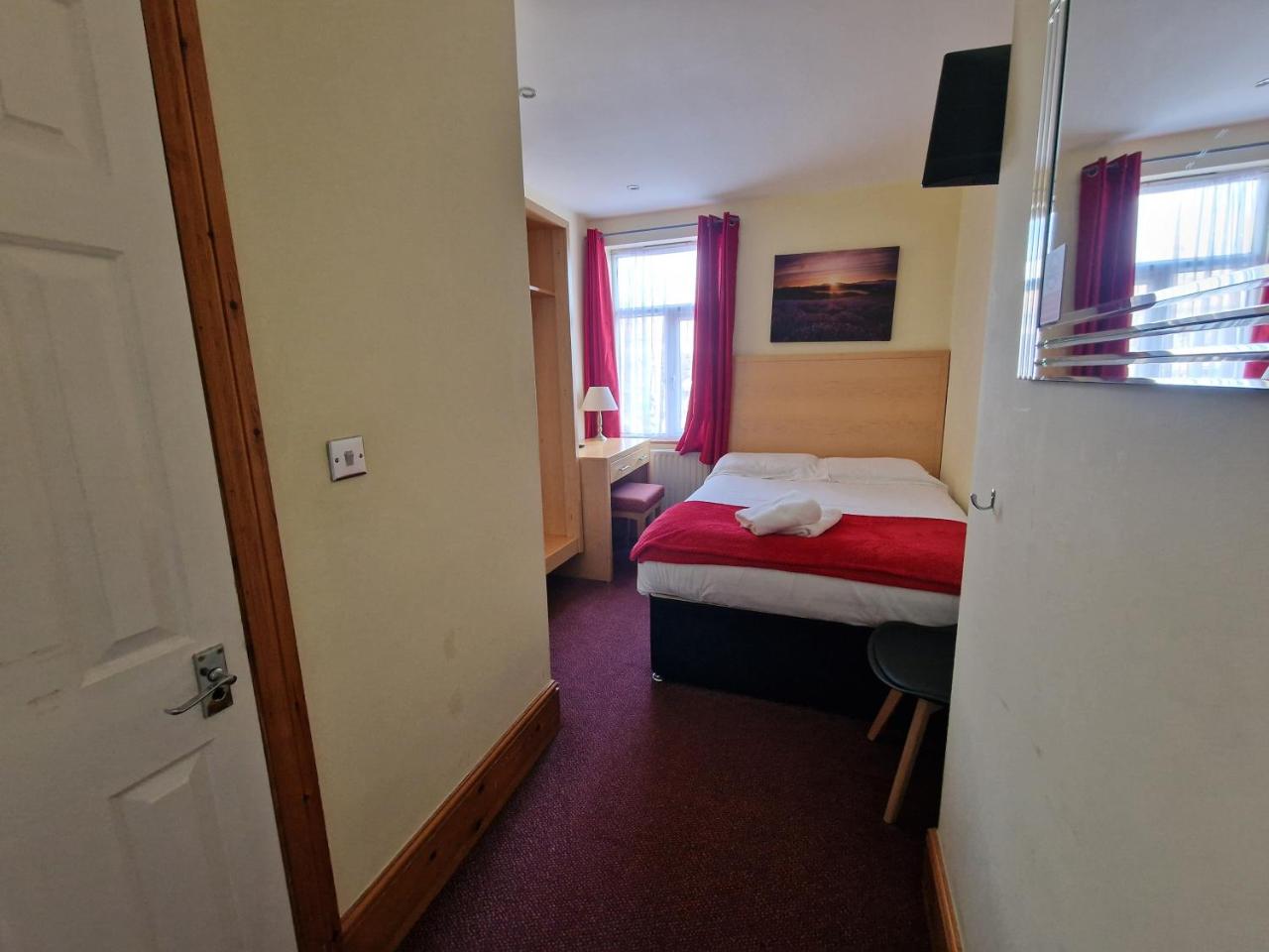 Hotel 65 photo 2