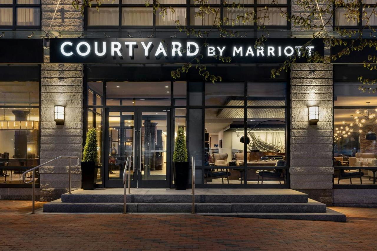 Photo - Courtyard by Marriott Portland Downtown/Waterfront