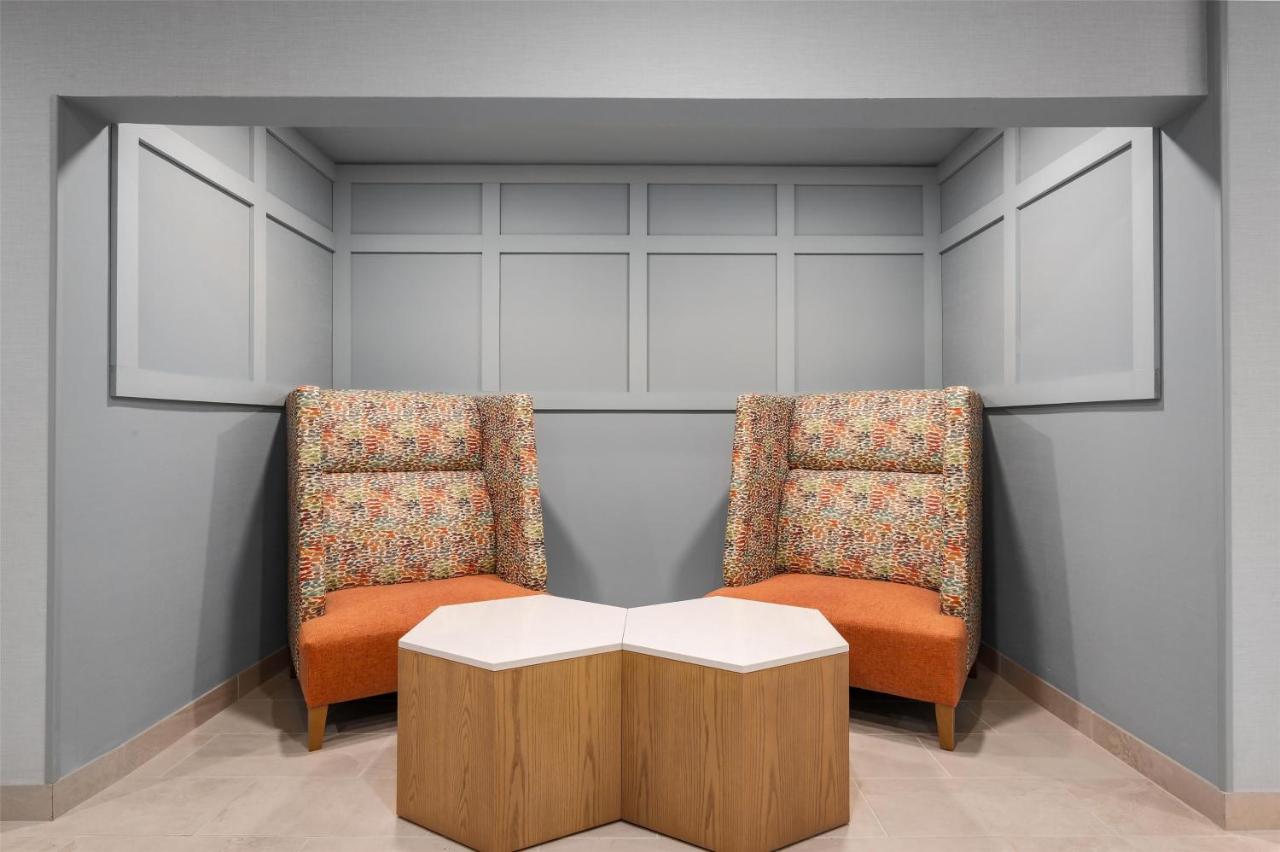 Hampton Inn & Suites by Hilton Alpena photo 2