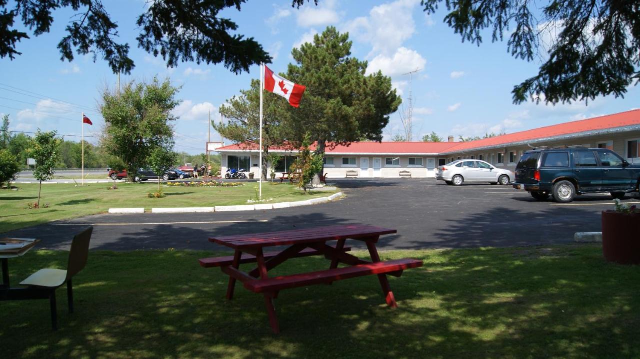 Blue Jay Motel photo 4