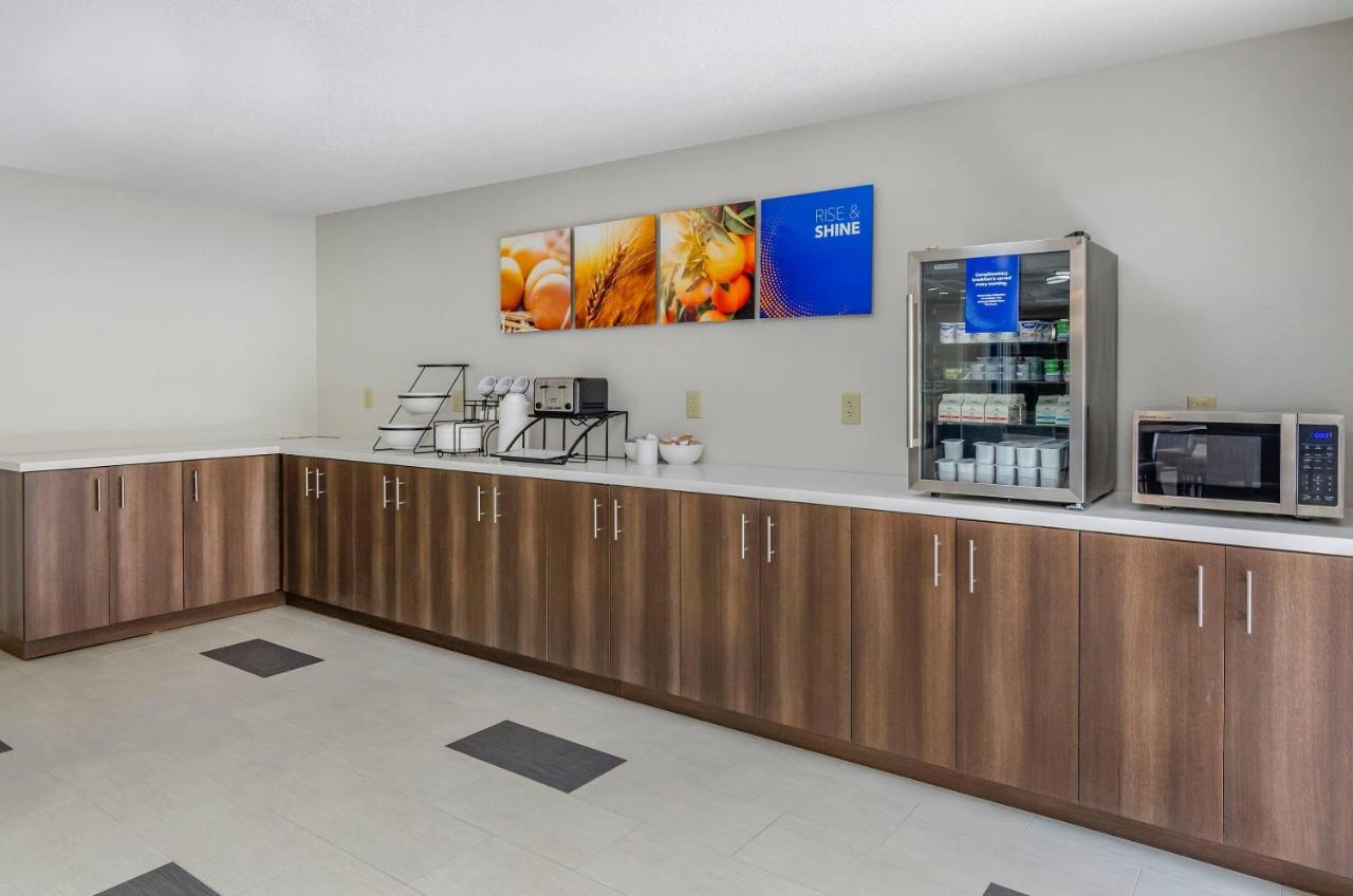 Comfort Inn & Suites Troutville - Roanoke North photo 2