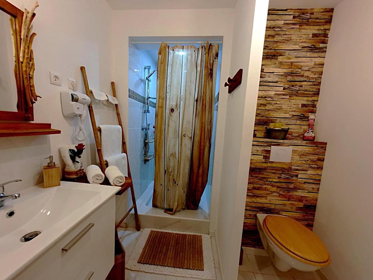 Studio19 Cosy Sauna Jacuzzi et jardinet privatifs - 6