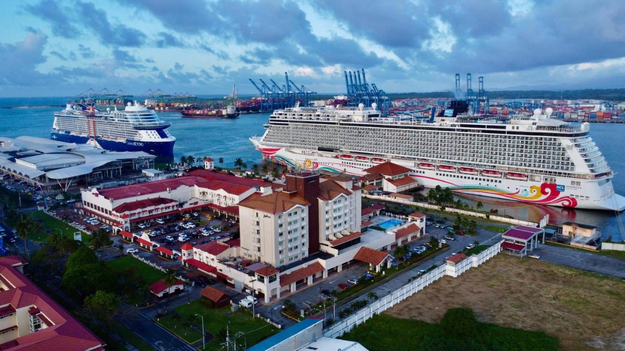 Radisson Colón 2000 Hotel & Casino at Cruise Port & Duty Free Mall