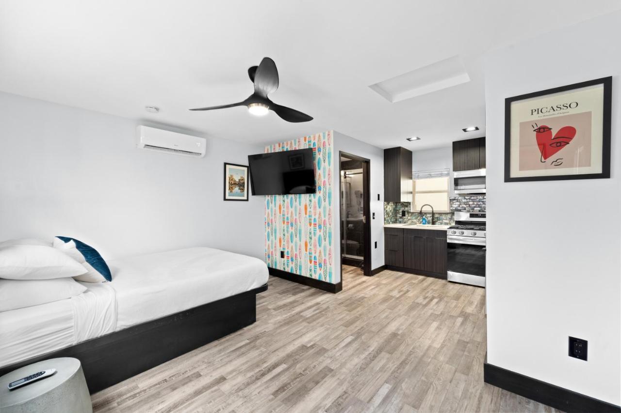 The Neon Elm Hotel photo 3