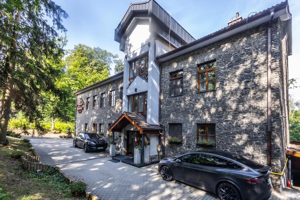 4 Évszak Hegyihotel