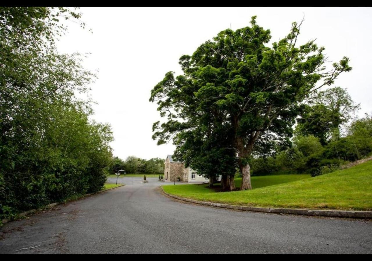 Donegal Manor photo 2