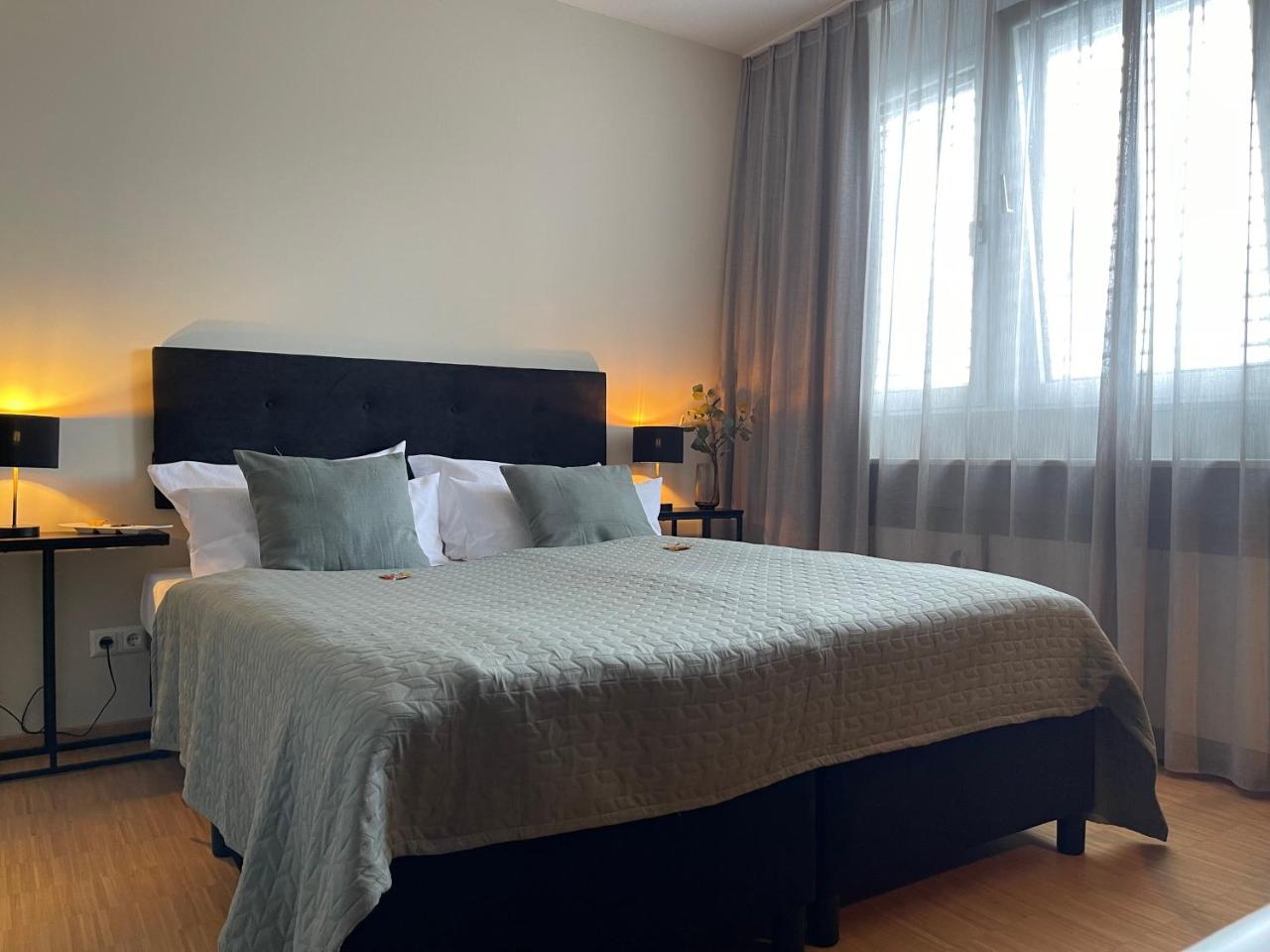 Paragon Apartments - 4