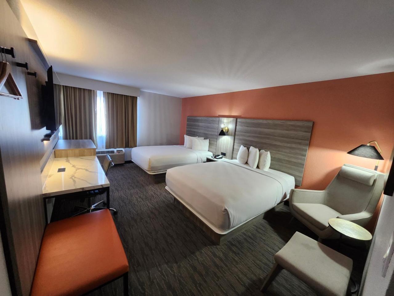 The Grand Inn Peoria