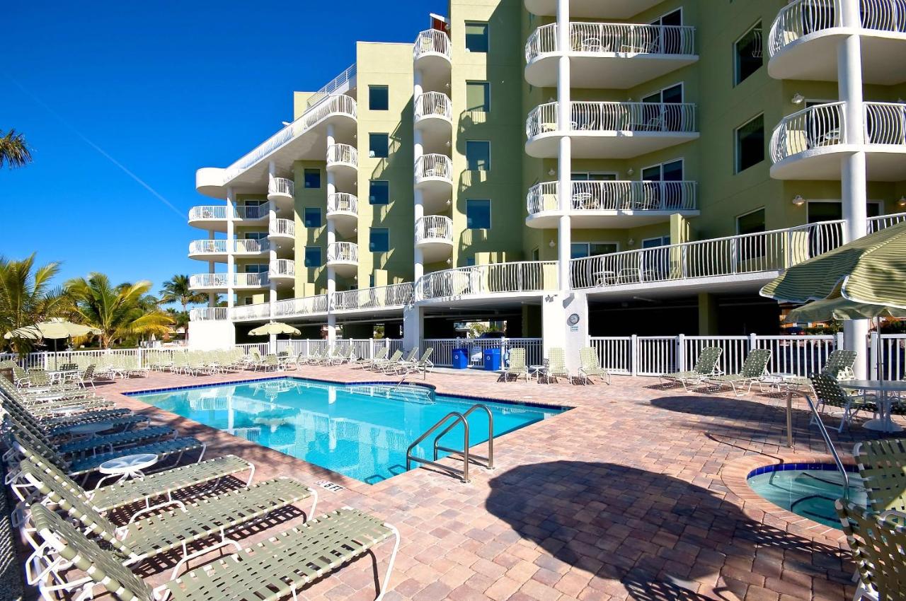 Crystal Palms Beach Resort