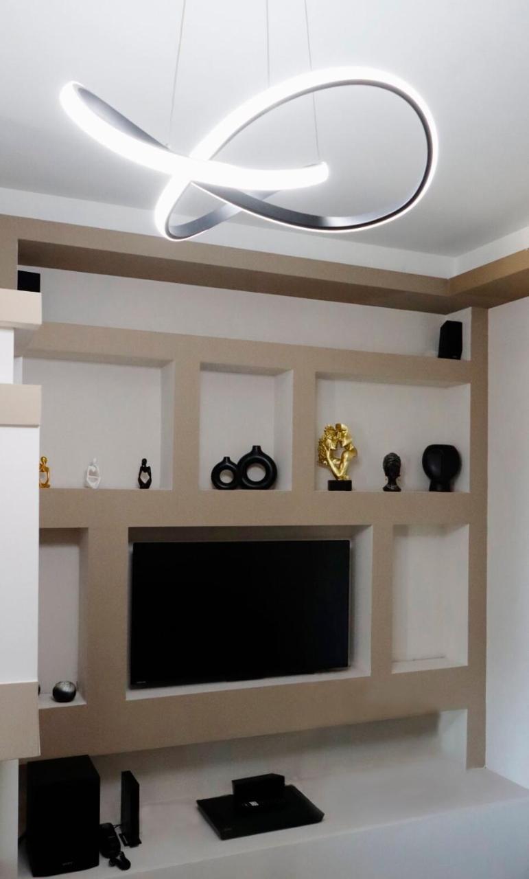 Avra home with Fireplace and Free Hot Chocolate - 5