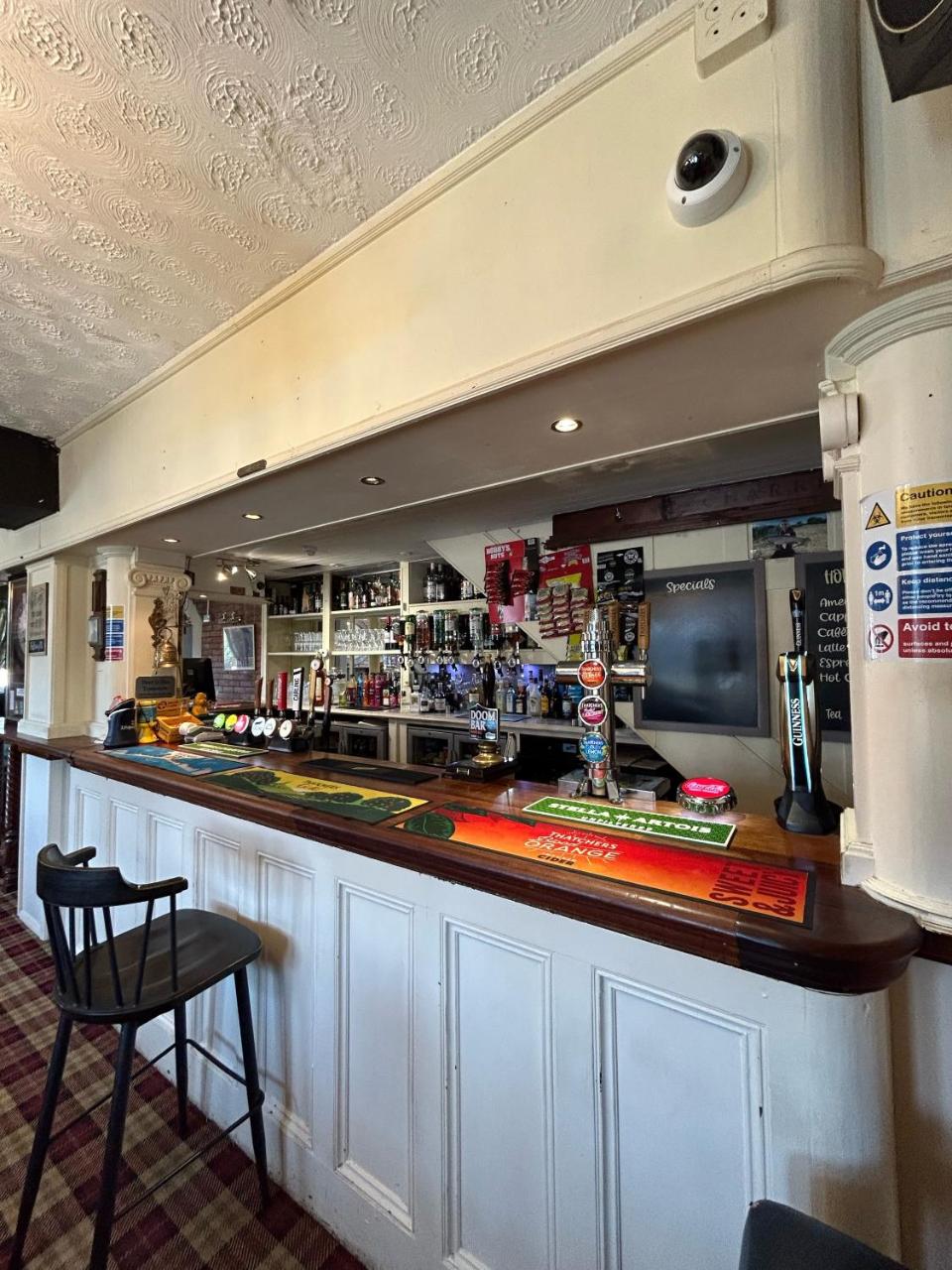 Halfway House Inn Country Lodge photo 4