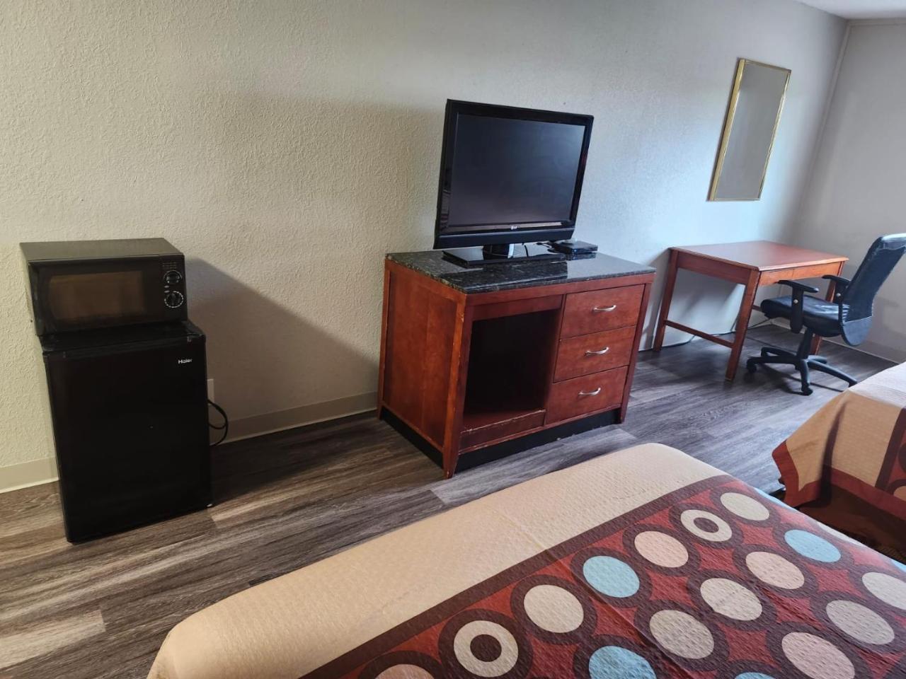 Airport Inn Flint Airport photo 2