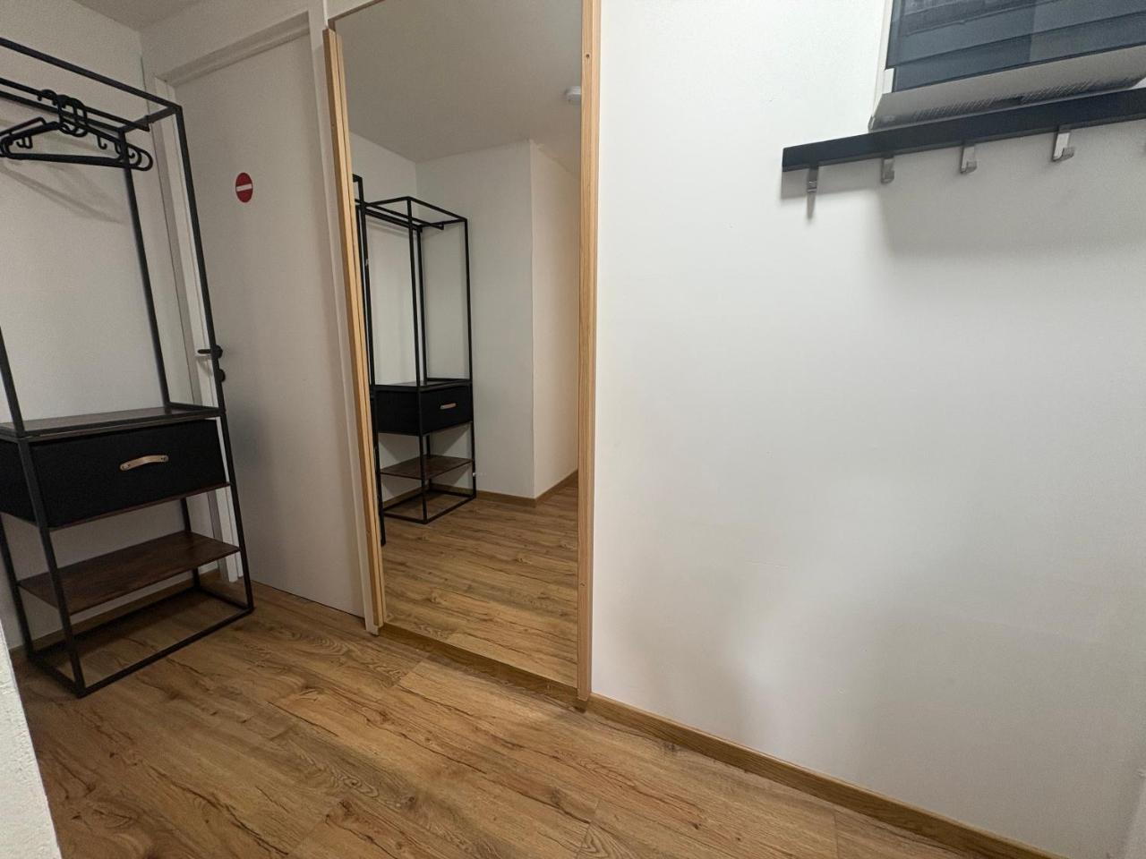 Chambre double 7km from track - 2