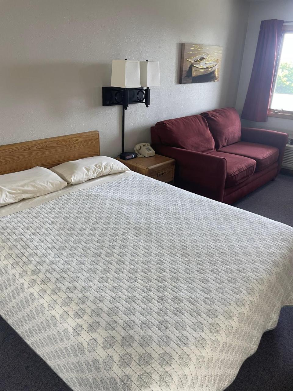 Square Rigger Lodge photo 3