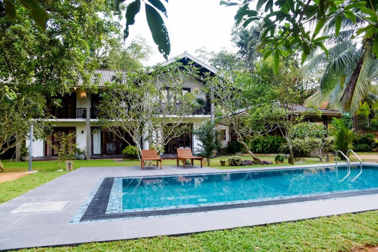 Villa Peacock