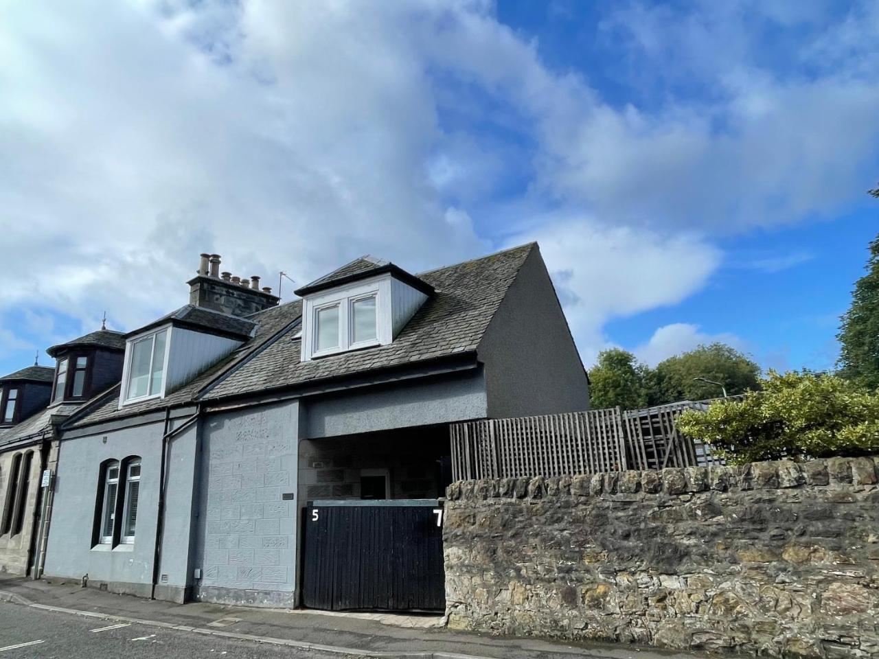 Foundry Street Apartment 1 - Dunfermline City Centre - 2