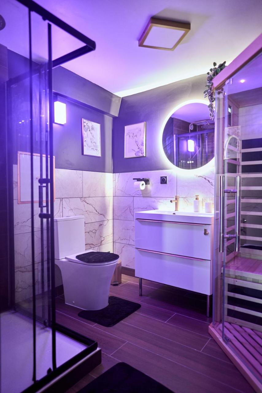 Romance House - 2