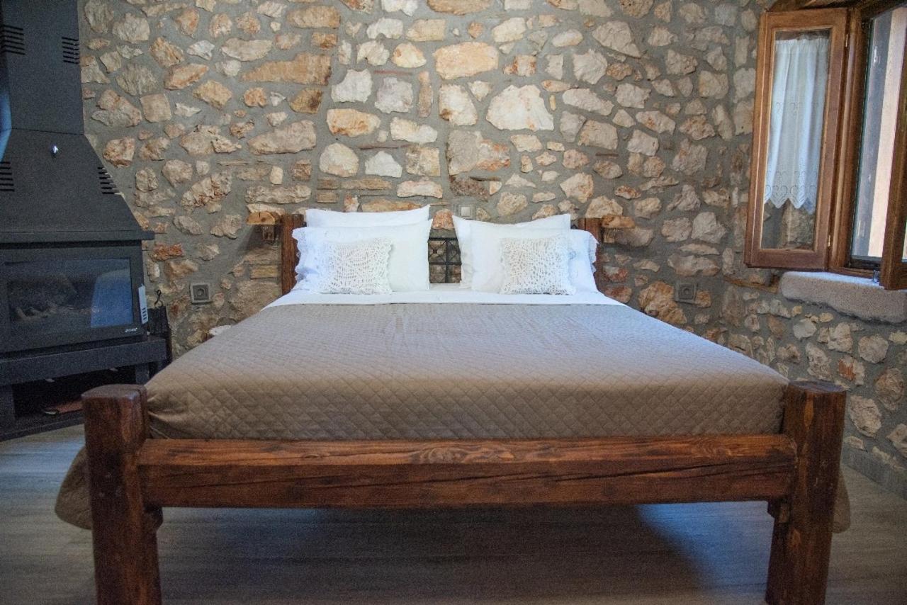 Traditional Stone Guesthouse - 6