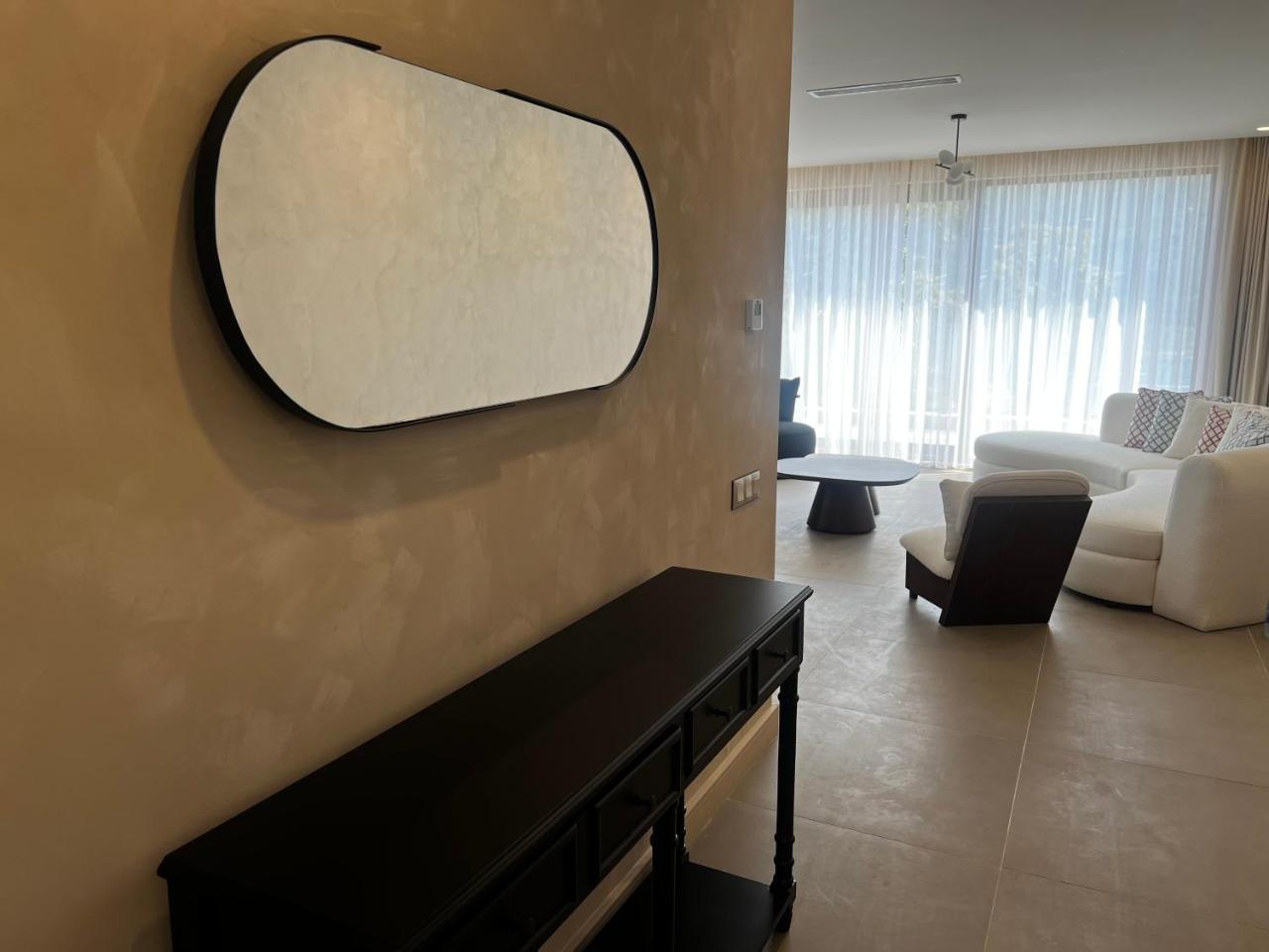 Modern 4BR & 3BR Villa with Pool, Near Portonovi - 5