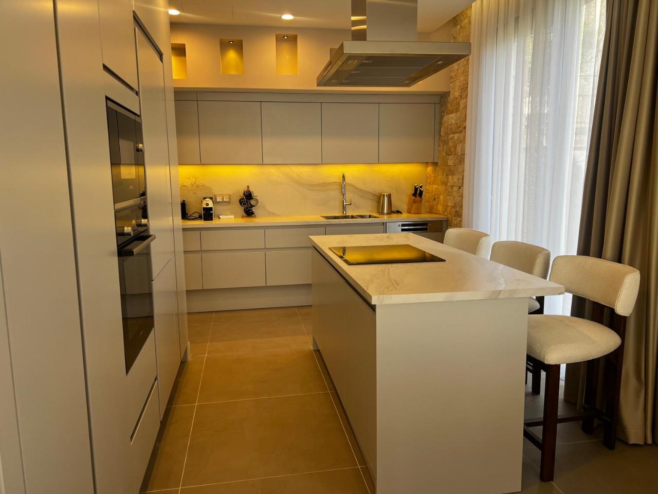 Modern 4BR & 3BR Villa with Pool, Near Portonovi - 4