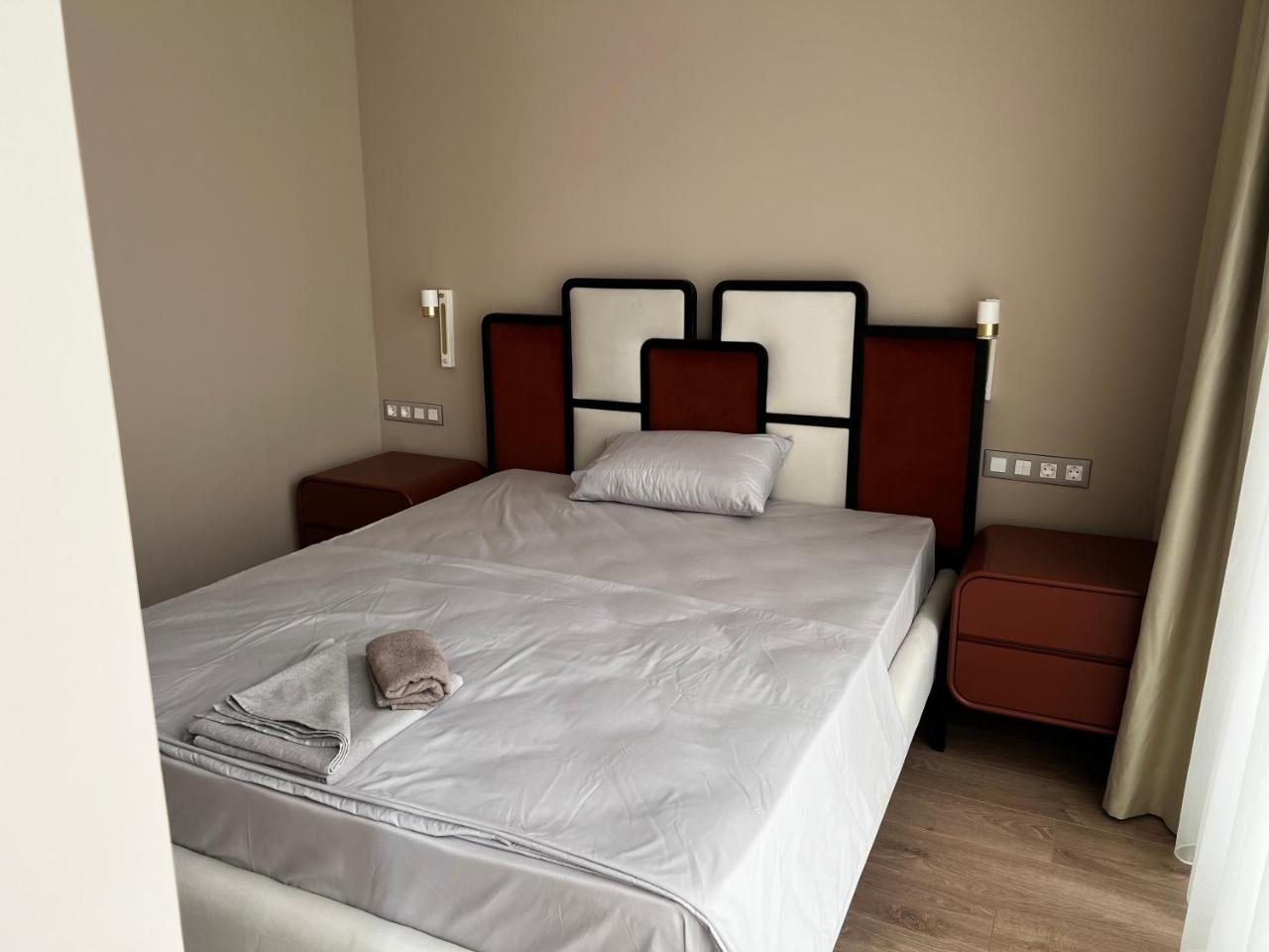 Modern 4BR & 3BR Villa with Pool, Near Portonovi - 2