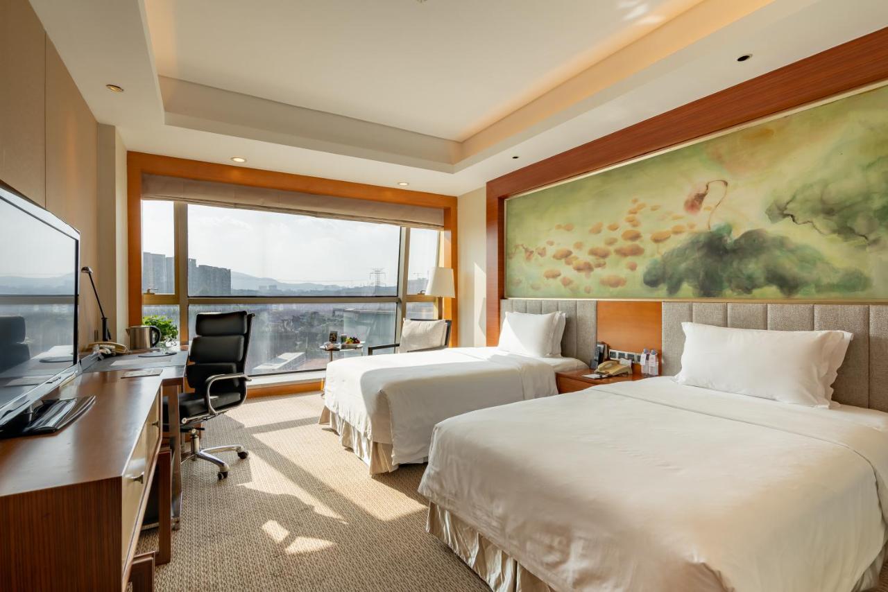 Grand Skylight International Hotel Shenzhen Guanlan, Near Metro Station, Huawei, Foxcnn, Shenzhen North Railway