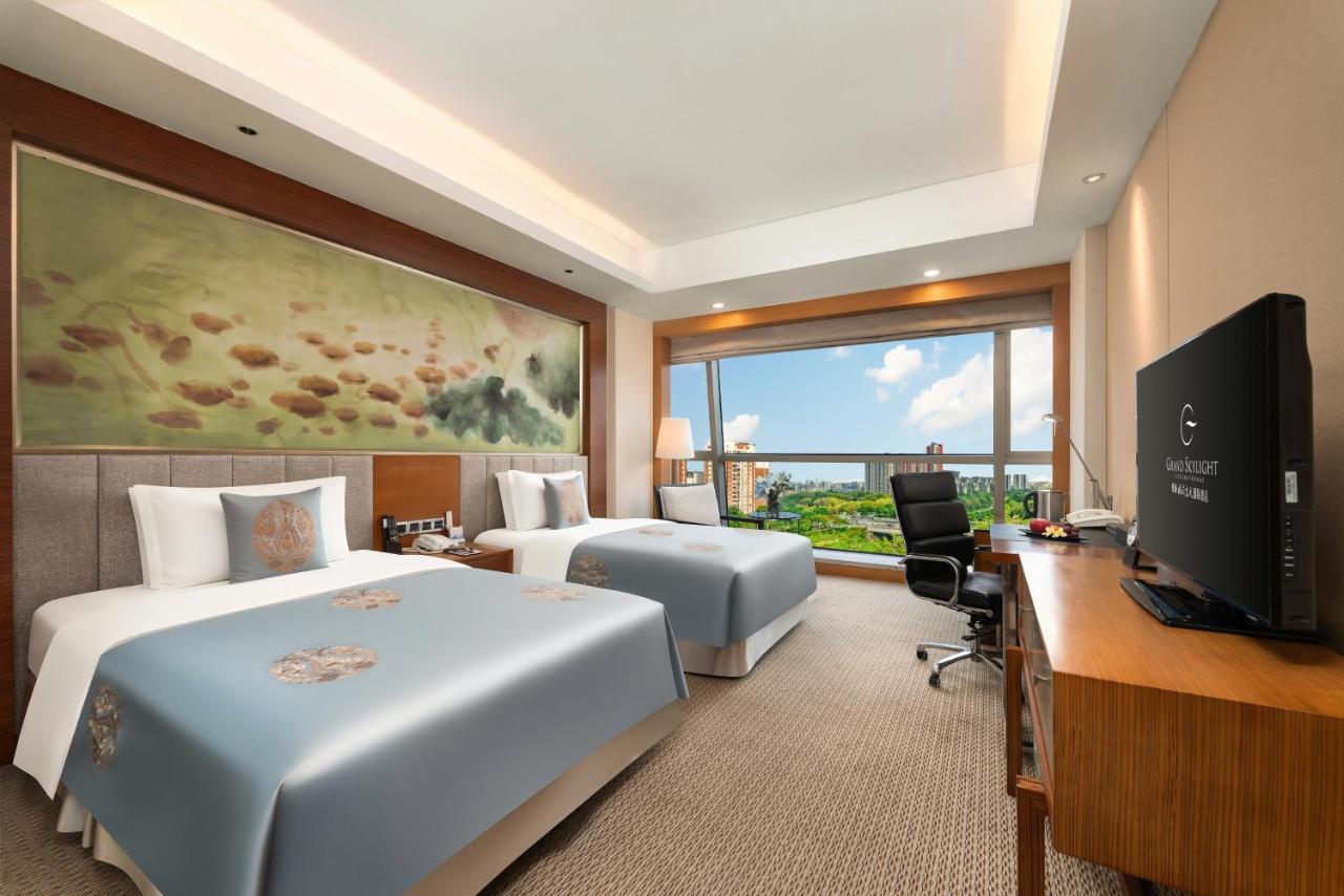 Grand Skylight International Hotel Shenzhen Guanlan, Near Metro Station, Huawei, Foxcnn, Shenzhen North Railway