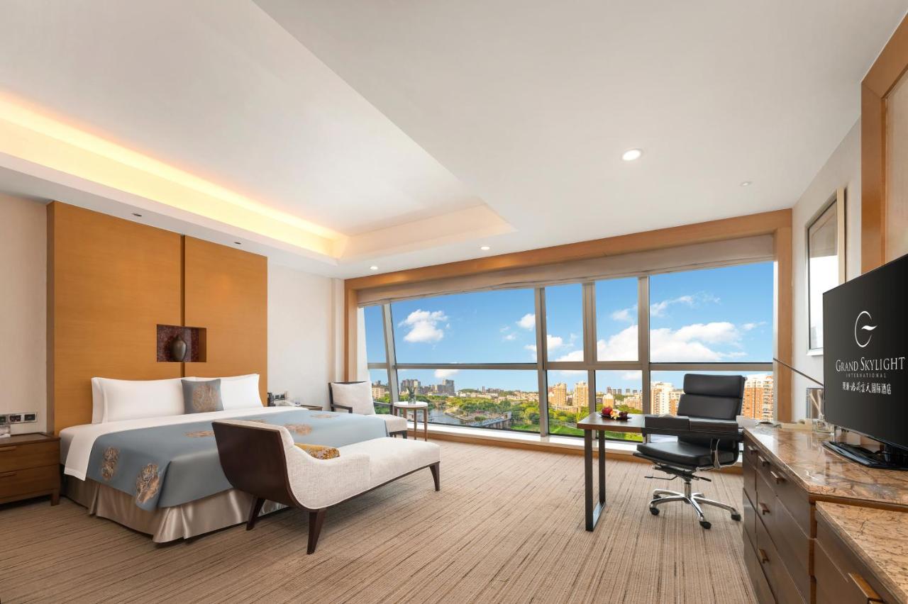 Grand Skylight International Hotel Shenzhen Guanlan, Near Metro Station, Huawei, Foxcnn, Shenzhen North Railway