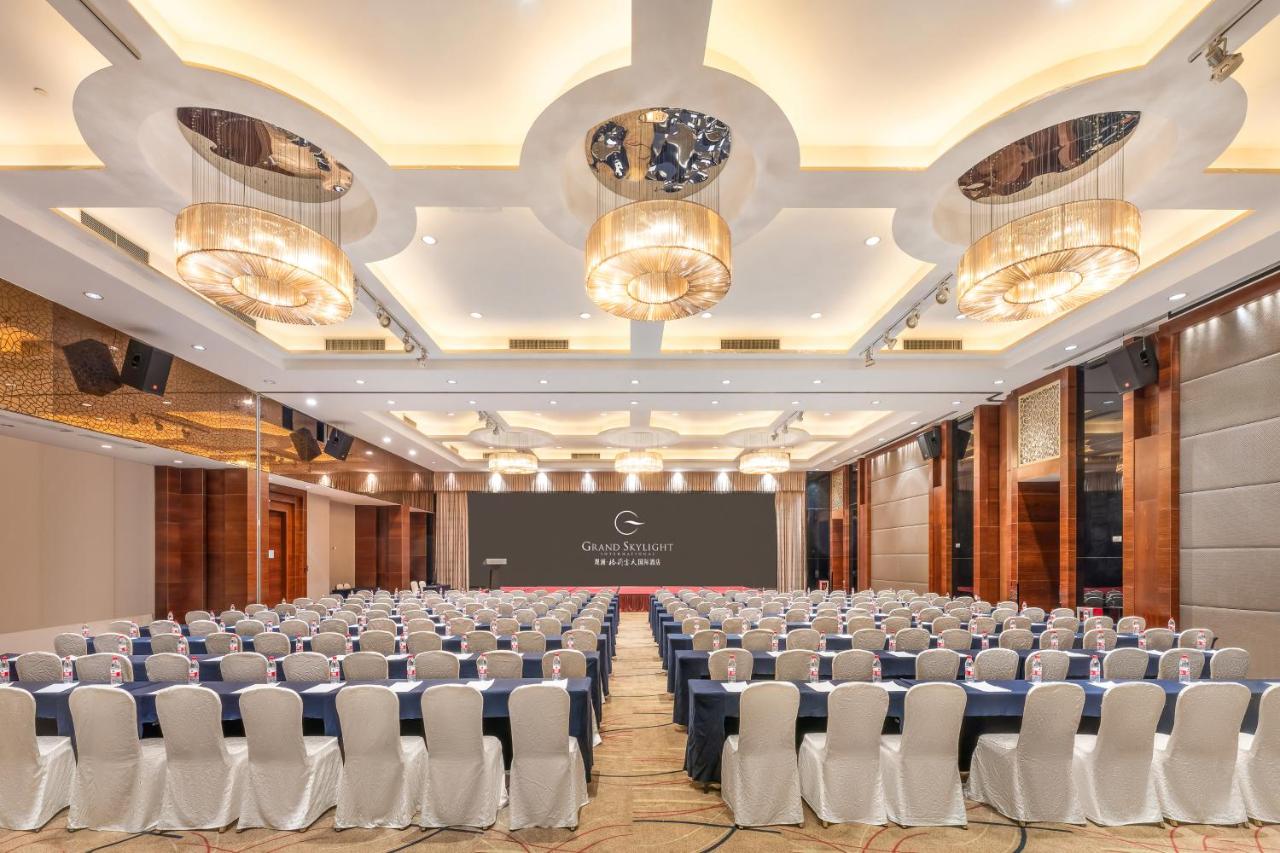Grand Skylight International Hotel Shenzhen Guanlan, Near Metro Station, Huawei, Foxcnn, Shenzhen North Railway