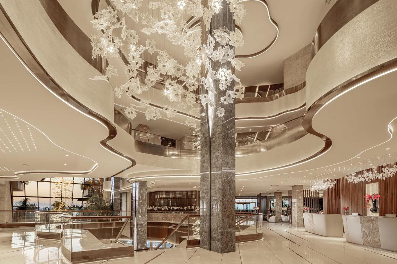 Four Seasons Hotel - 4