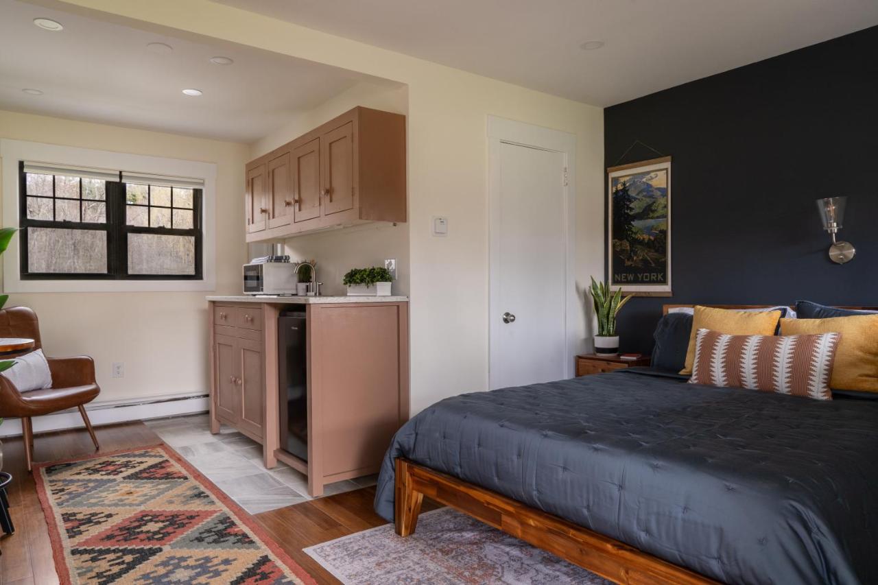 The Willow, Catskill - 3