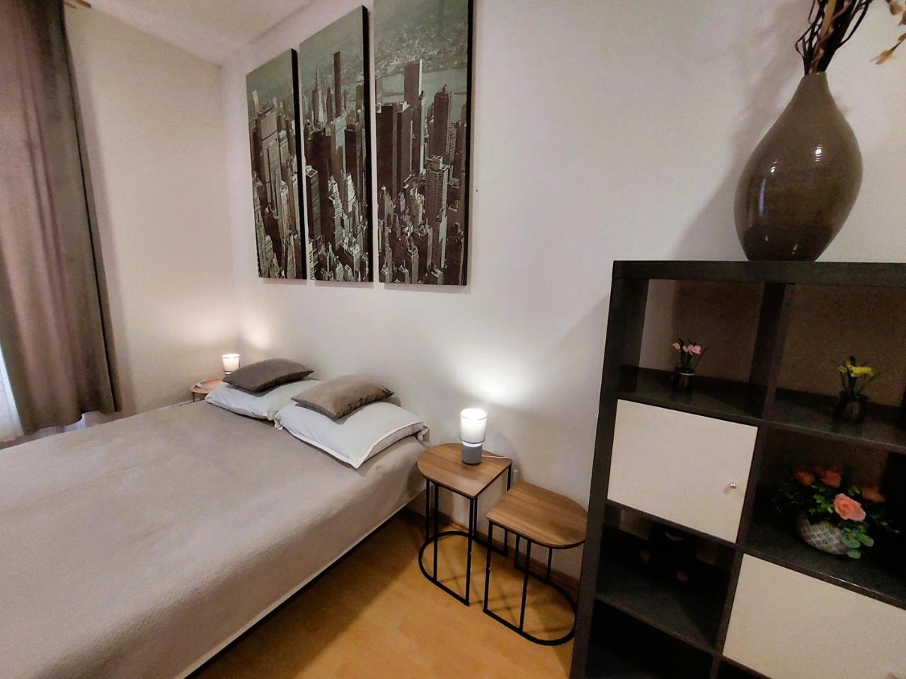 Spacious 2-Bedroom Apartment in City Center 80 m - 4