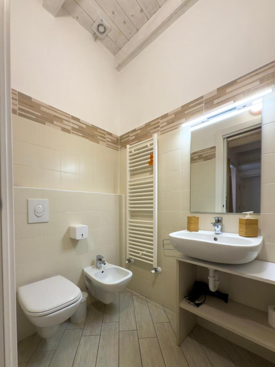 Photo - BelSorrisoVarese - Boutique Hotel & Residence - Private Parking -Reservation Required-