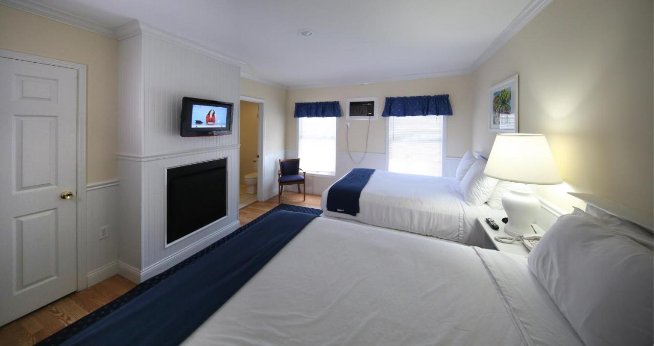 Colonial Inn Harbor Springs photo 3