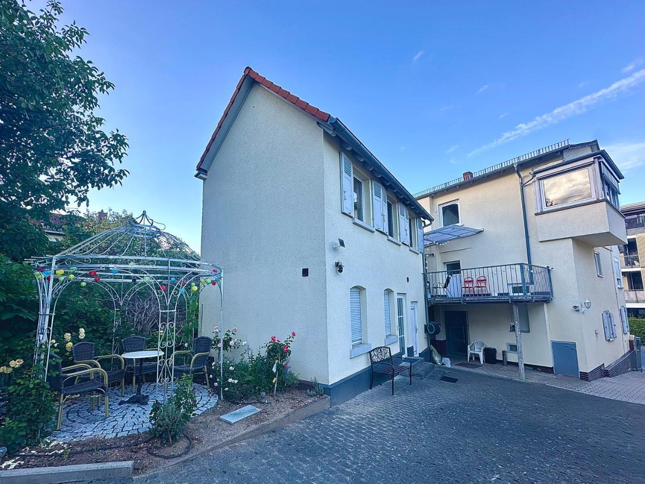Zentrale Ferienwohnung in Friedrichsdorf für 1-7 Personen - 2