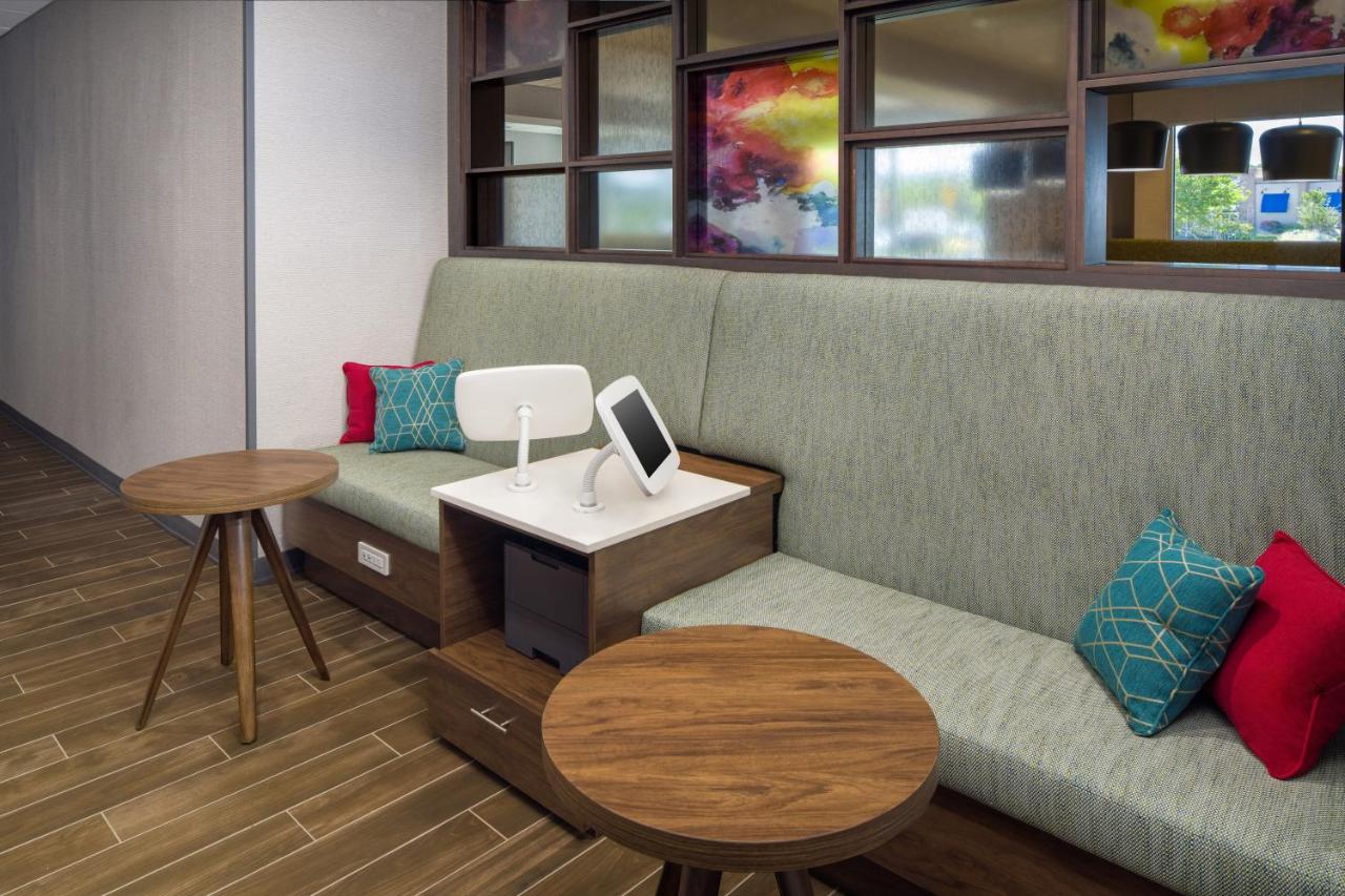 Hampton Inn by Hilton Kissimmee North photo 2