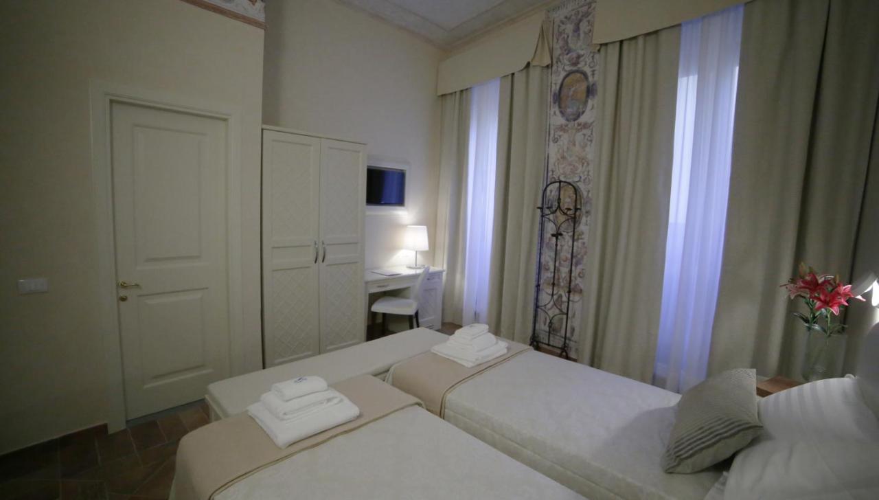 Hotel Renaissance photo 4