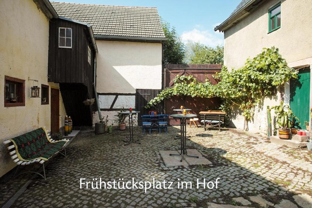 Romantische und museal eingerichtete Ferienwohnung - 3
