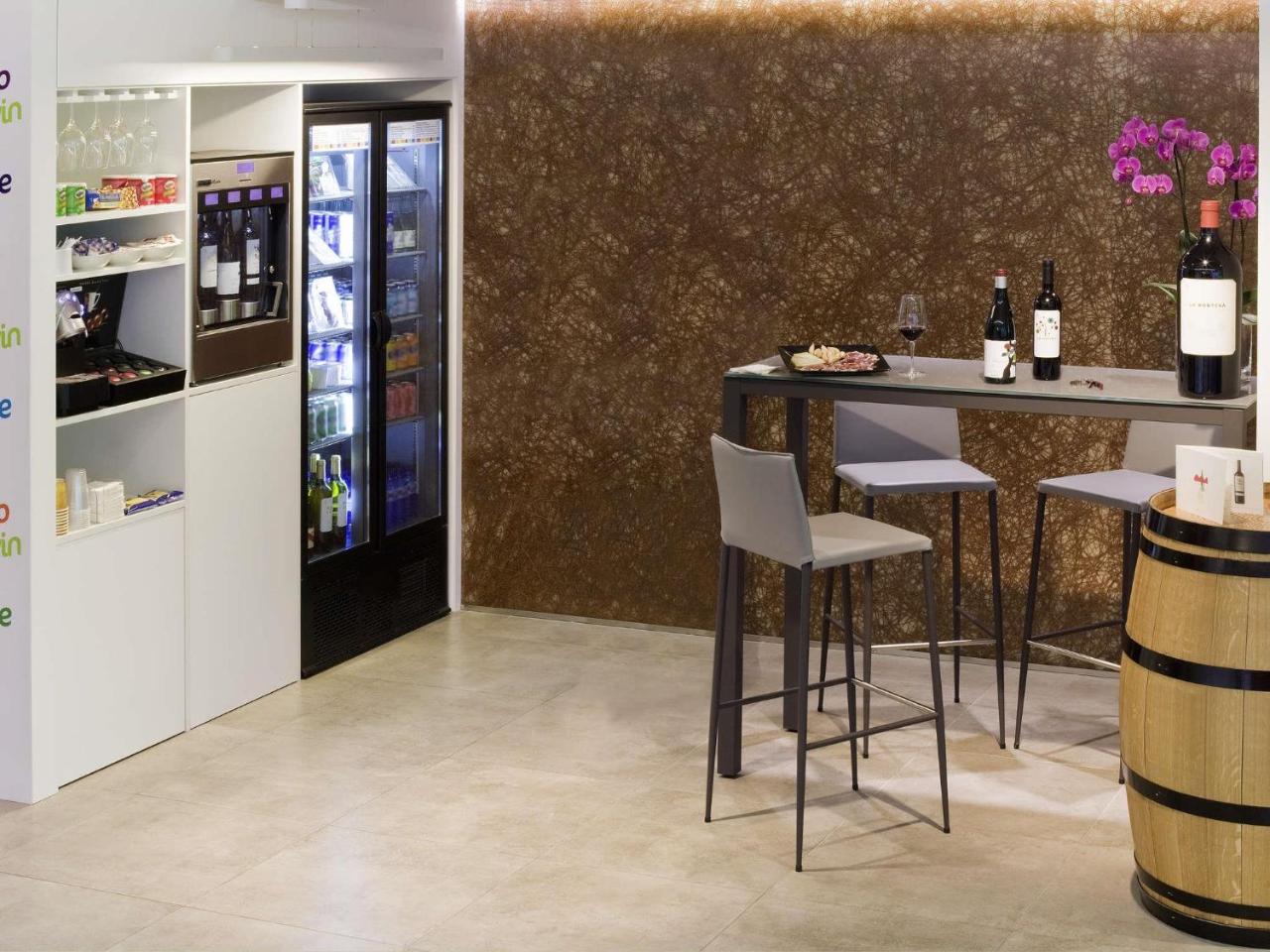 Ibis Styles Madrid Prado photo 3