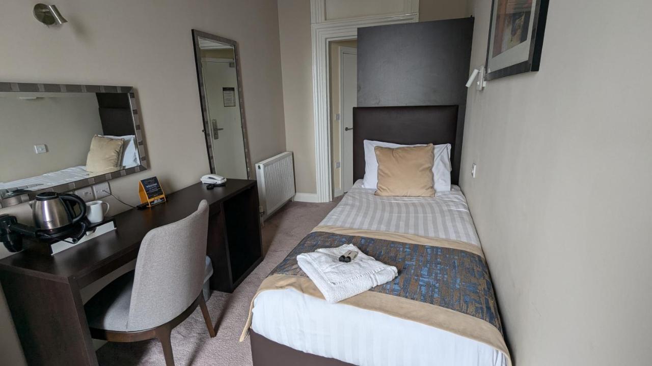 Alexandra Hotel photo 2